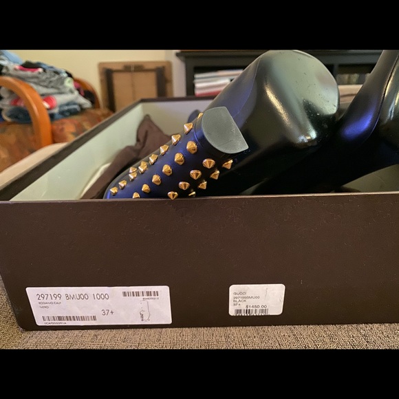 Shoes - Brand new never worn Gucci boots